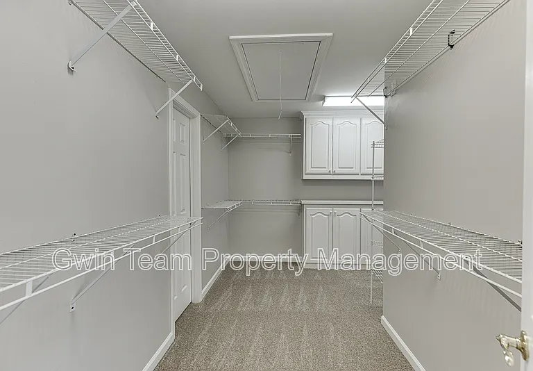 9345 Riverclub Pkwy — Photo 32