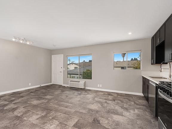 5th image of 1445 Essex St APT 6