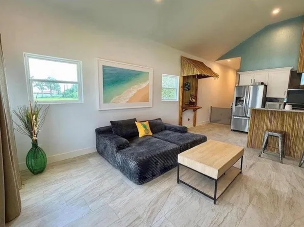 506 Jenni Ln, San Leon, TX 77539