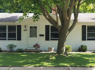 2217 E Lourdes Dr, Appleton, WI 54915