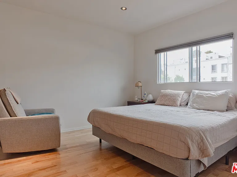 832 Palm Ave #206 — Photo 16