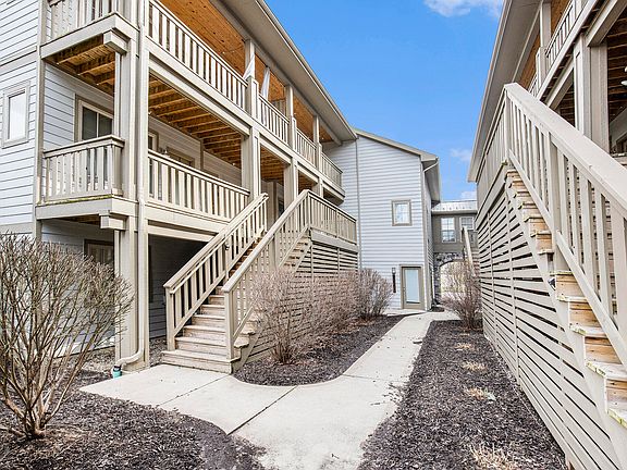 3rd image of 2005 Celadon Dr NE Suite 3