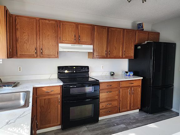 4th image of 10 Roundhouse Road UNIT 10