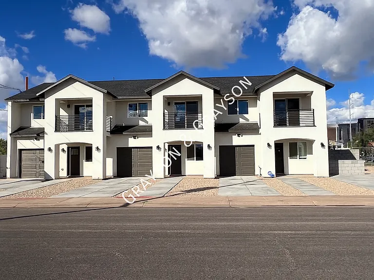 410 W Hadley St — Photo 1