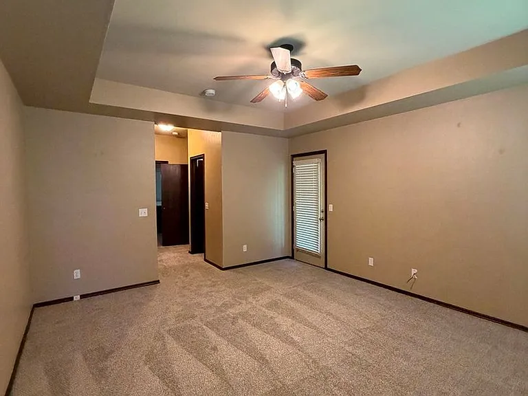 1060 Lost Oak Dr — Photo 12