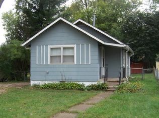 2721 N Orchard Dr, Mccullom Lake, IL 60050