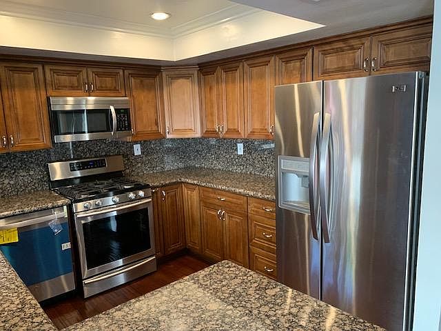 1st image of 18215 Burbank Blvd Unit 5