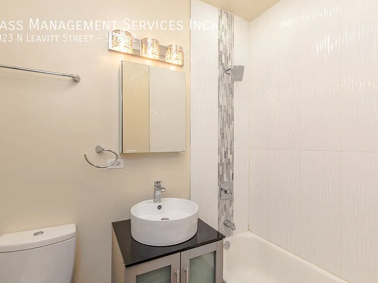 1023 N Leavitt St #2 — Photo 8