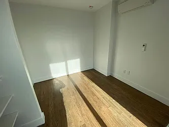 Rented by Artur Gutman, LREB