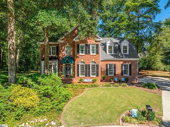 2nd image of 107 Willow Oak Ct
