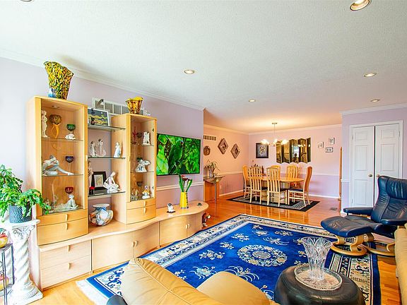 4th image of 10387 Forest Brook Ln APT E