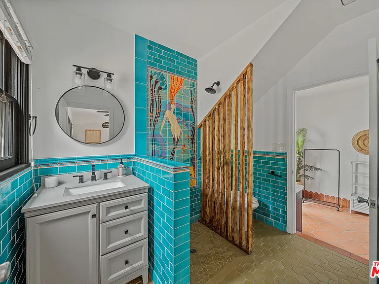 8822 Rosewood Ave — Photo 28