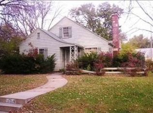 2044 SW Collins Ave, Topeka, KS 66604