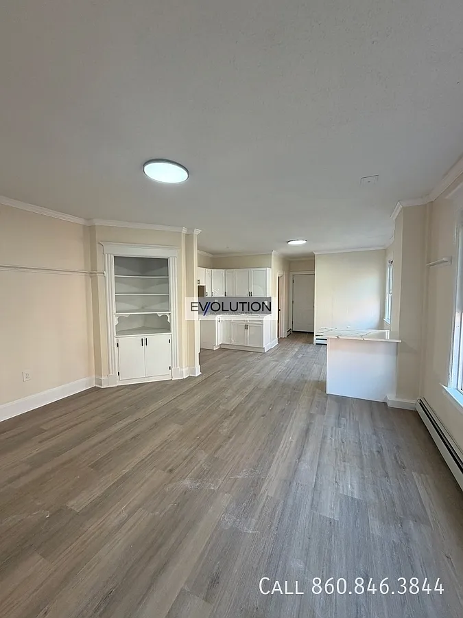 2 bed, 900 sqft, $1,750 — Photo 2