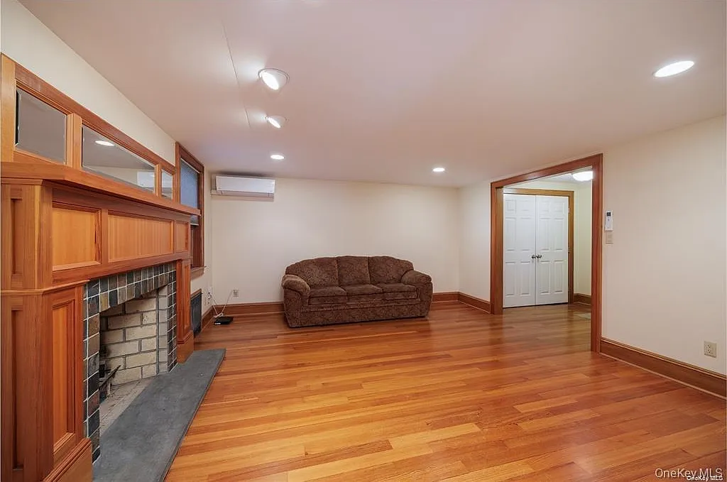 2 bed, 900 sqft, $3,500 — Photo 3