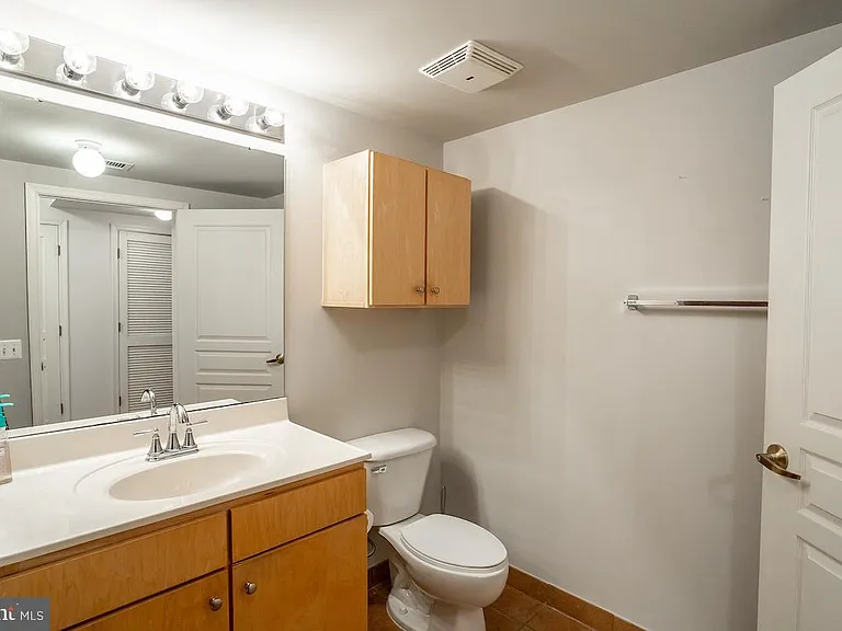 616 E St NW #607 — Photo 15