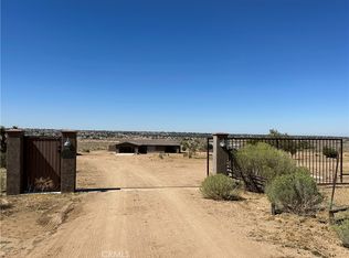 19950 Christian Crest Rd, Apple Valley, CA 92308