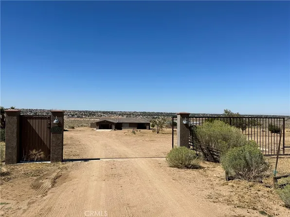 19950 Christian Crest Rd, Apple Valley, CA 92308