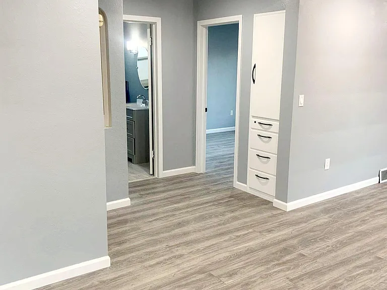 920 S 26th Ave — Photo 5