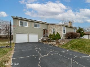 1979 Glenrock Ln, Glendale Heights, IL