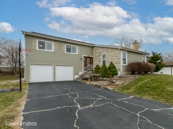 1979 Glenrock Ln, Glendale Heights, IL 60139