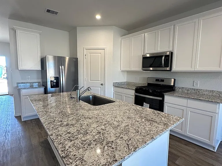 4251 Berwick Park Ln — Photo 2