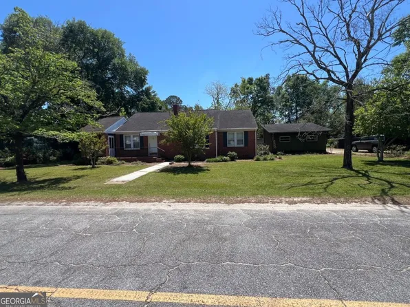 734 Jordan Ave, Millen, GA 30442