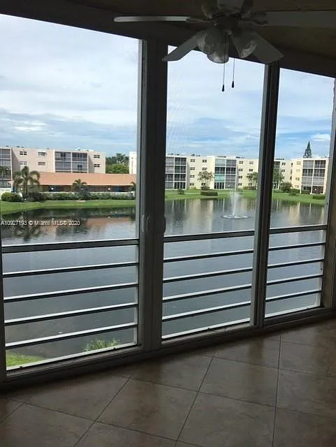 2 bed, 2.0 bath, 1144 sqft, $2,000 — Photo 4