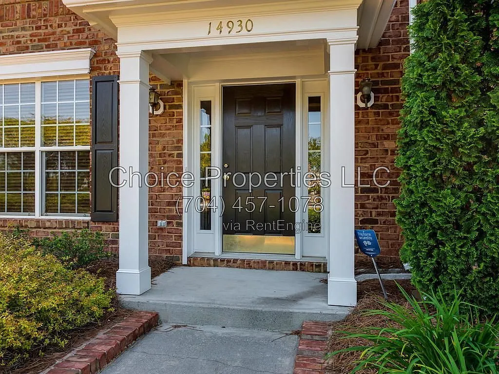 4 bed, 2.5 bath, 1872 sqft, $2,349 — Photo 2