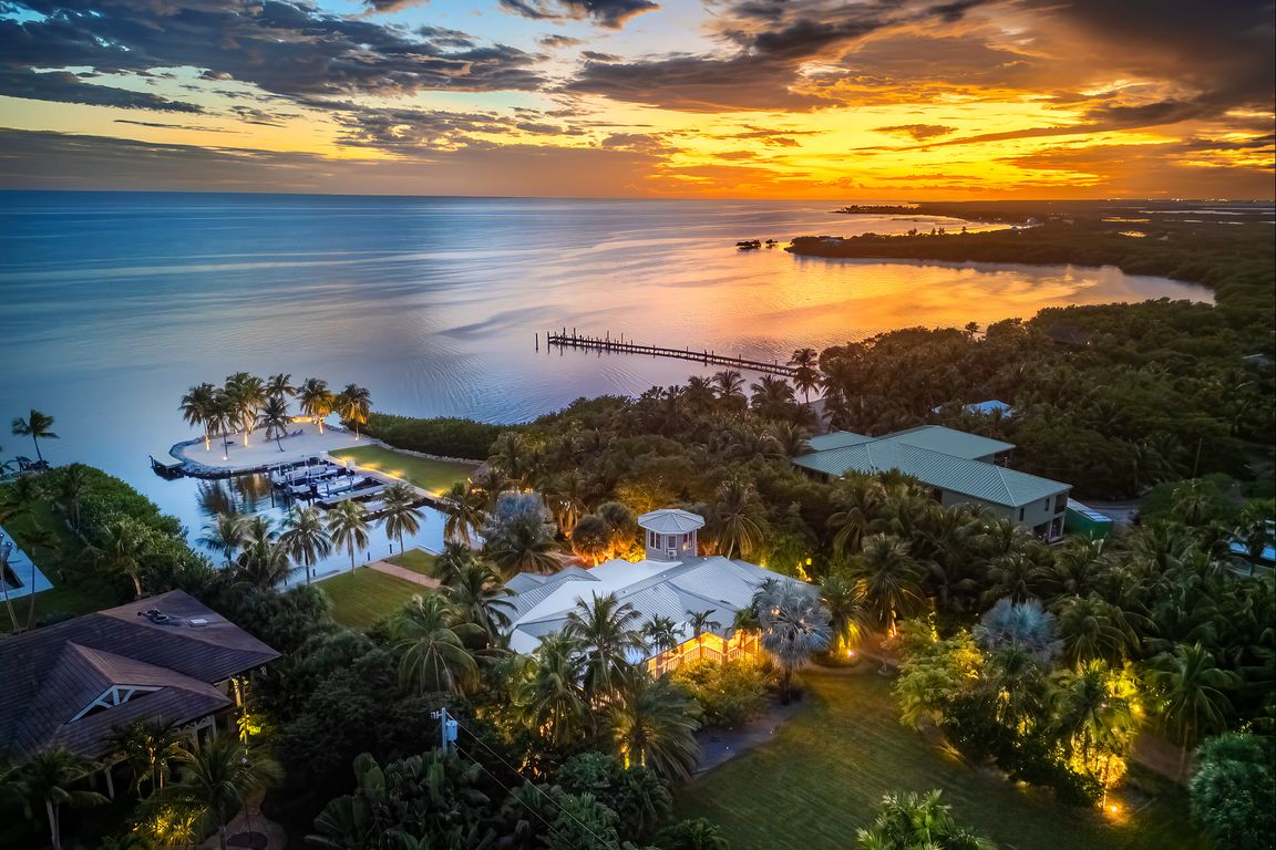 next background image