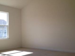330 Newport Dr, Saint Peters, MO 63376