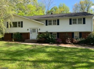 8 Dogwood Cir, Pine Brook, NJ 07058