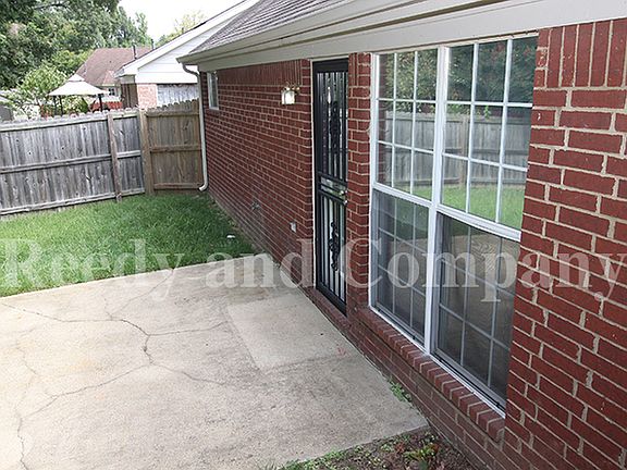 4th image of 1921 Garden Leaf Dr