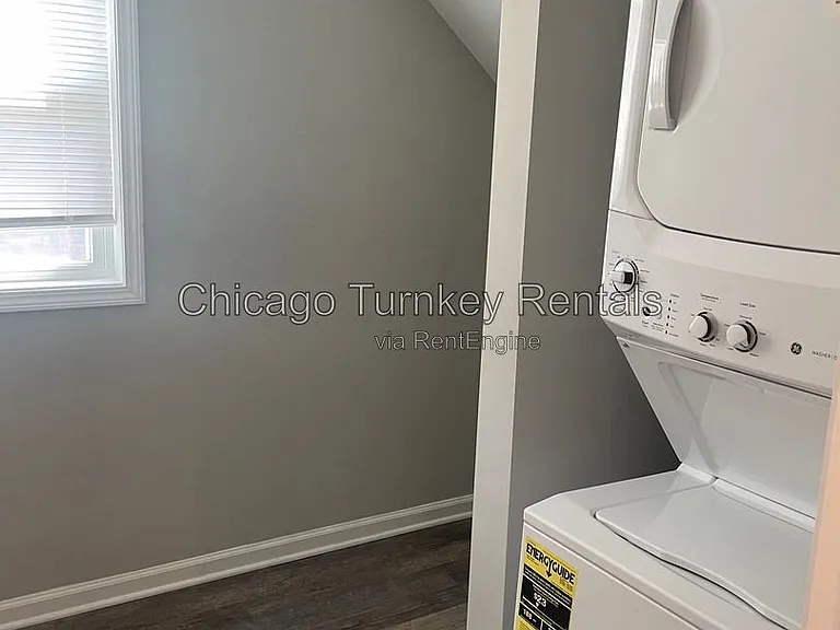 1935 S Jefferson St #2R — Photo 7