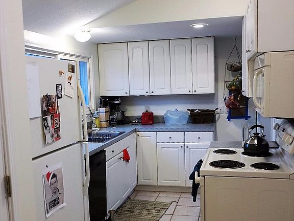 3rd image of 2042 Cussewago Dr