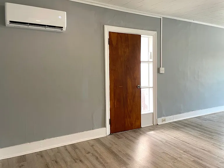 520 Main St #2 — Photo 8