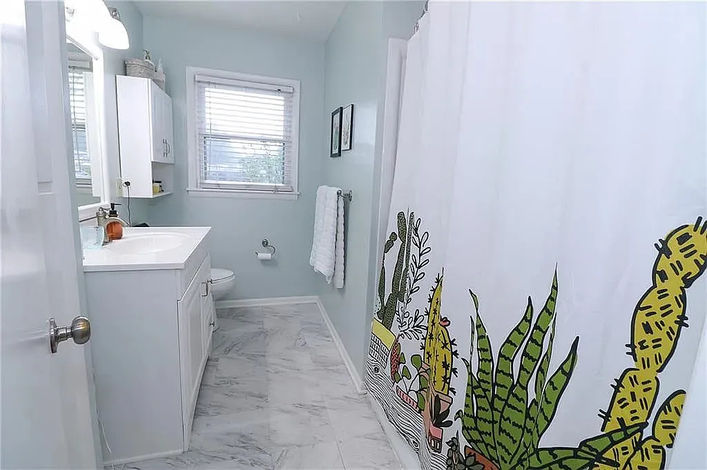 3 bed, 1040 sqft, $2,000 — Photo 1