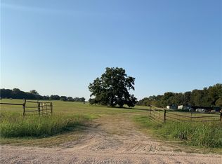 402 Cr, Lott, TX 76656