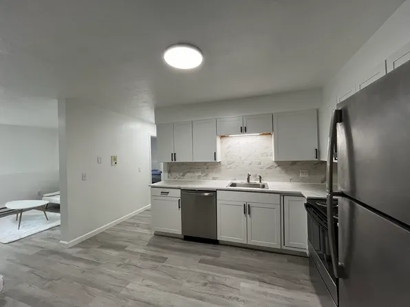 229 Vernon St APT 3, Worcester, MA 01607