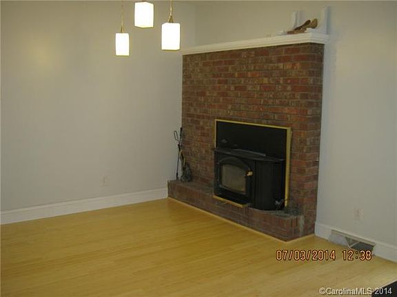 3rd image of 1910 Lucille St
