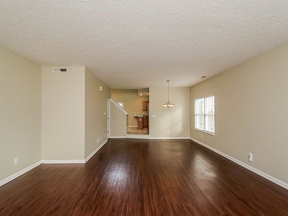4th image of 2401 Foxtail Dr