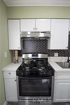 10900 Blix St #5 — Photo 2