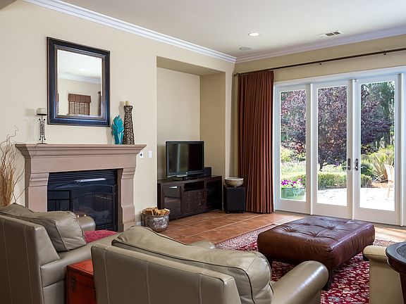 4th image of 1370 Coloma Ln