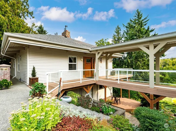 555 E Hemmi Road, Lynden, WA 98264