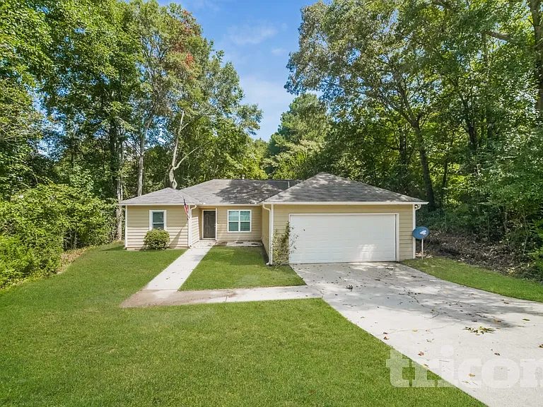 65 Spring Cir — Photo 1