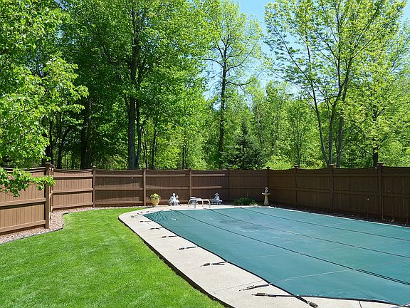 2nd image of 11 E River Dr