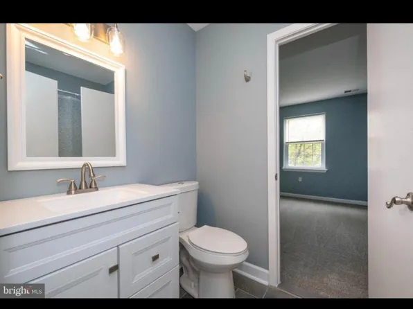 8205 Whispering Oaks Way APT 301, Gaithersburg, MD 20879