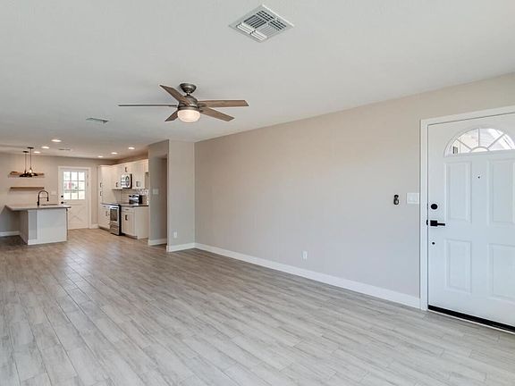 3rd image of 1236 E Loma Vista Dr