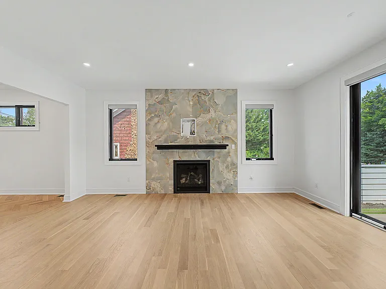 67 Westervelt Pl — Photo 13