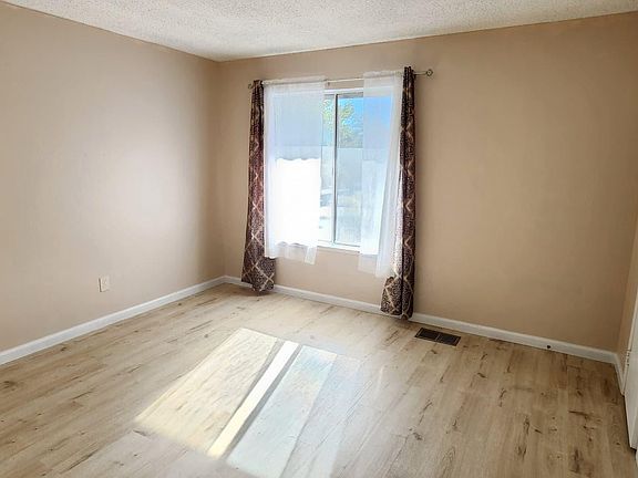 3rd image of 3600 Larchmont Square Ln